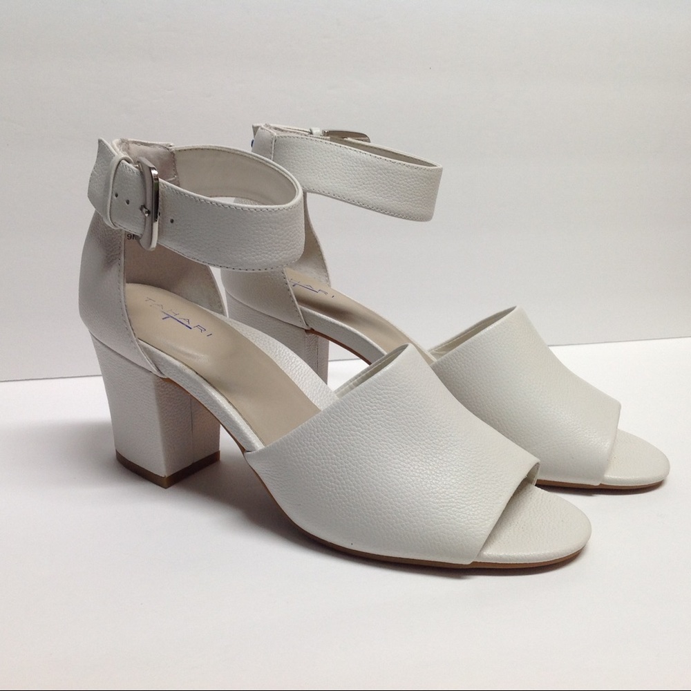 T Tahari Piper Sandal. Size 9M White - Picture 2 of 8